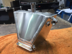 Dry sump tank - The wrong shape but it worked!