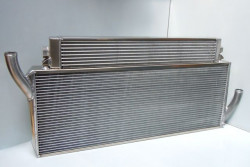 Radiator - oil cooler combination
