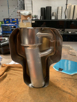 V8 Alfa dry sump tank