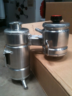 Water header tank and oil catch tank